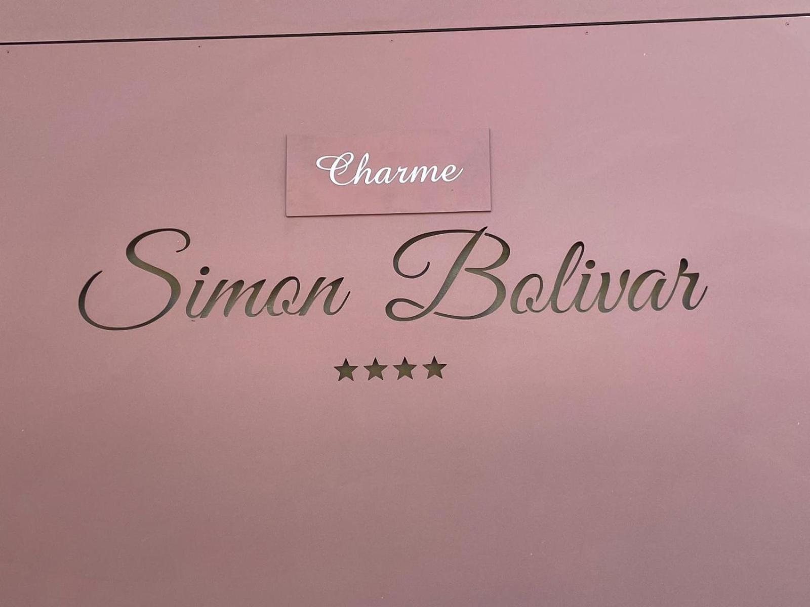Charme Simon Bolivar 노토 외부 사진
